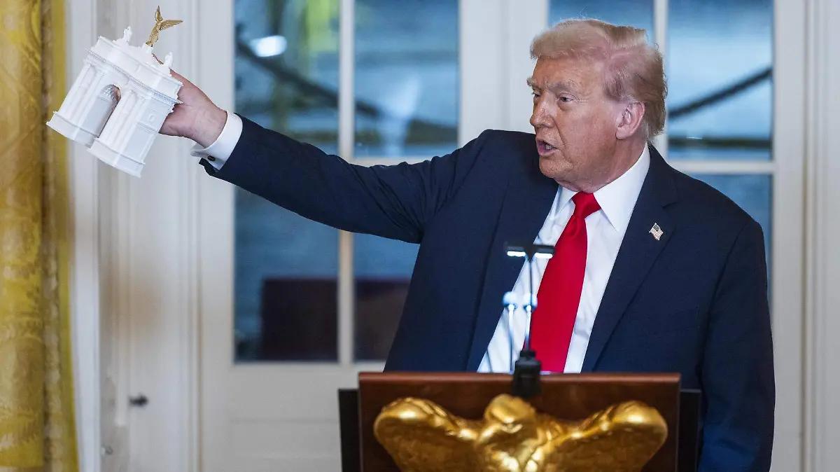 Trump planea construir un arco del triunfo en Washington por los 250 años de independencia