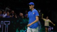 Italia estalla contra Sinner tras dejar vía libre a Alcaraz en la Copa Davis: "¿Volverás a Riad a por otros 6 millones de dólares?"