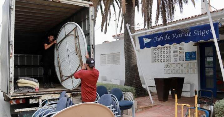 Cierra el Club de Mar de Sitges, desahuciado por el Estado