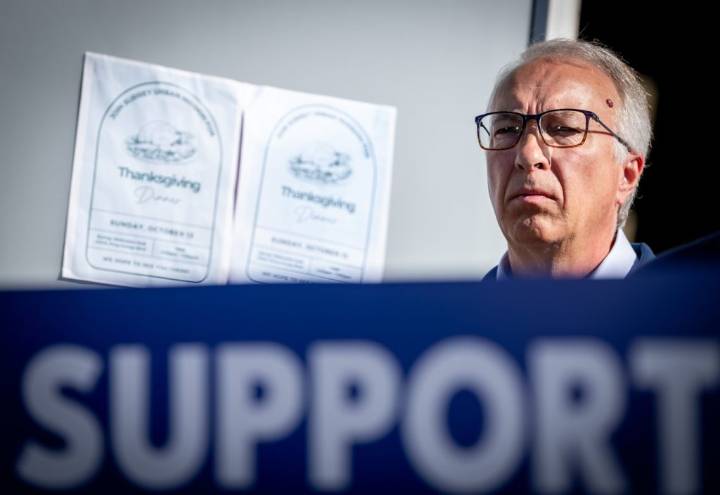 Poll shows most British Columbians dissatisfied with Rustad, would ask him to step down