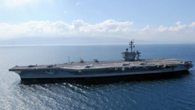 EE.UU. despliega en el Caribe su mayor portaaviones en medio de la tensión con Venezuela