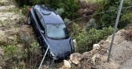 Un coche que hacía carreras ilegales se estrella en una finca de Calvià: «Estamos cansados»