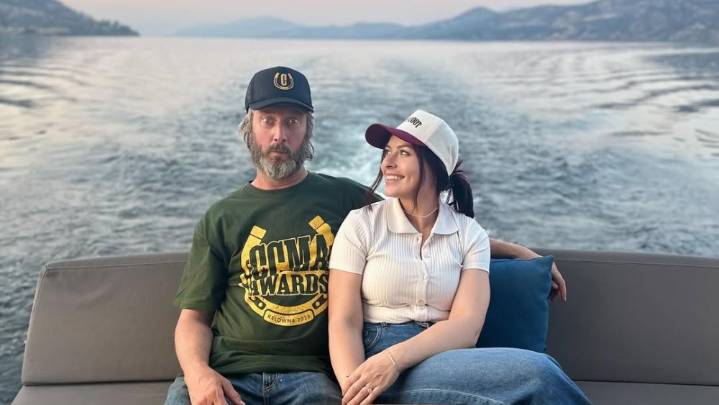 Comedian Tom Green Marries Amanda Nelson in Rustic Wedding