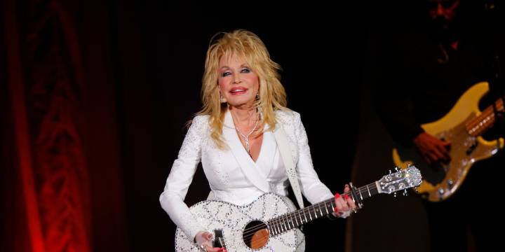 ‘I didn’t mean to scare anyone’: Dolly Parton’s sister says after asking for prayers