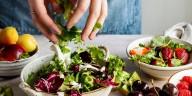 Restos de frutas y verduras: cuáles tienen sorprendentes beneficios en la salud y la agricultura