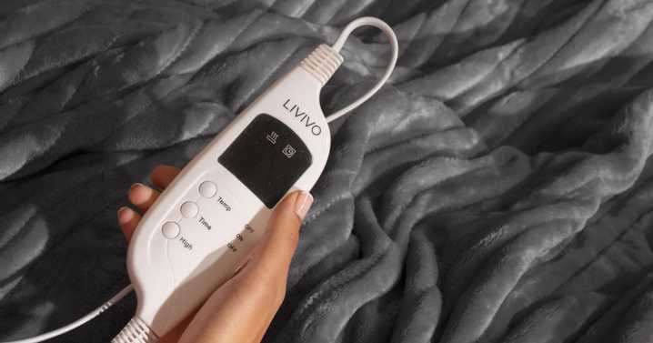 Heated throw that 'saves putting the heating on' now £36 at retailer cheaper than Amazon