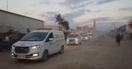 Los primeros siete rehenes liberados por Hamás llegan a Israel
