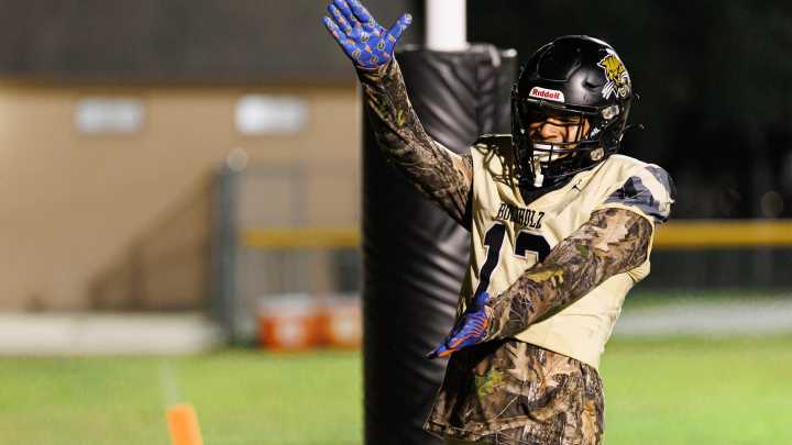 Is Buchholz WR Justin Williams still committed to Florida football?