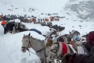 “Temía ser enterrado vivo”. Los impresionantes testimonios de los excursionistas que quedaron varados en el Everest por una tormenta de nieve