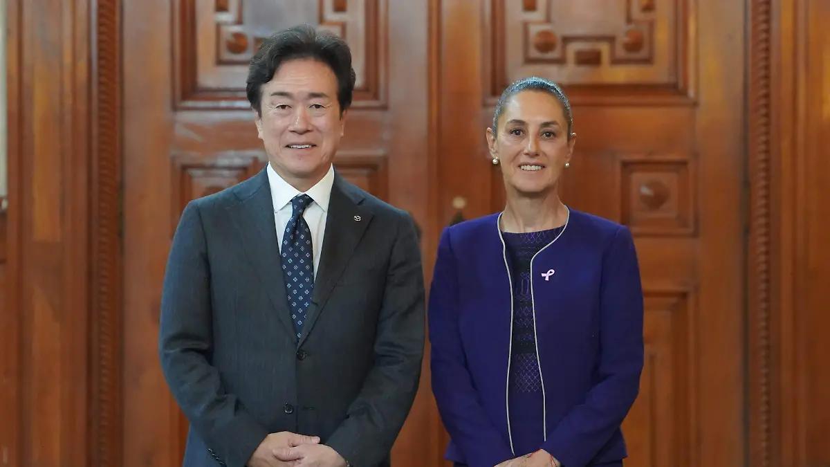 Sheinbaum se reúne con director ejecutivo mundial de Mazda en Palacio Nacional