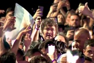 Junto a todos los candidatos del país, Milei habla en el cierre de campaña de LLA en Rosario