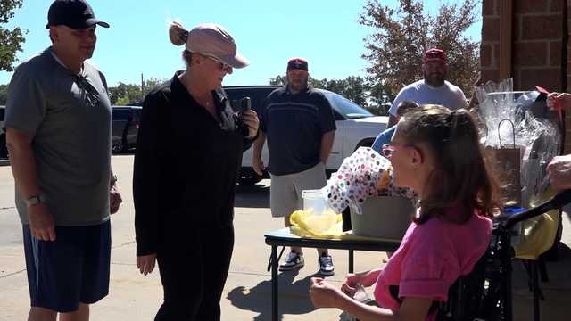 VIDEO: 12-year-old girl sells lemonade to raise money for stem cell treatments