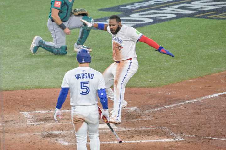 Azulejos de Toronto superan a Marineros y fuerzan la Serie a un juego siete