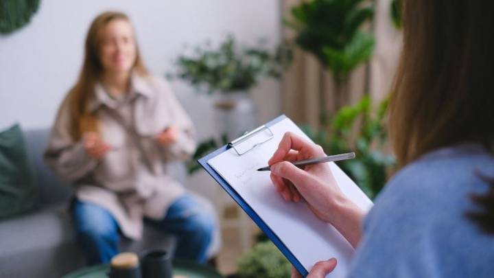 Trastornos mentales en jóvenes: expertos recalcan la urgencia de atender la salud mental