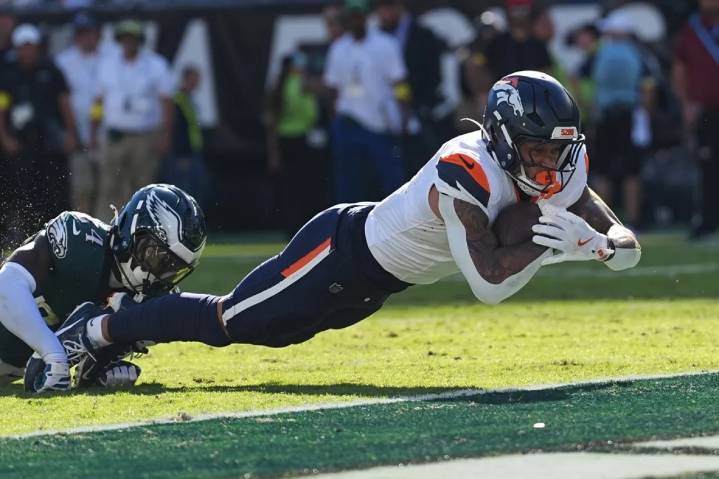 Broncos rpropinan a Eagles su primera derrota de la temporada