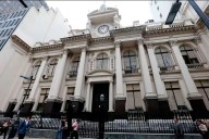El Tesoro volvió a vender dólares y aportó casi toda la oferta en el mercado de cambios