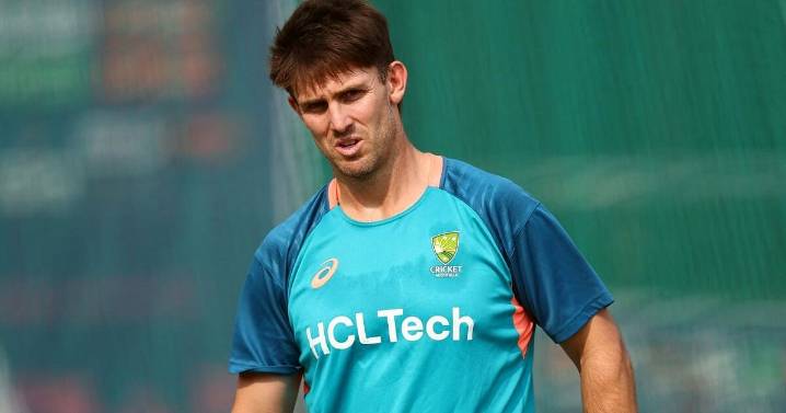 Australia put India to bat at Canberra