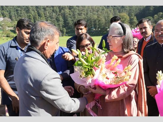 Himachal CM Sukhu welcomes Sonia Gandhi in Shimla ahead of Virbhadra Singh statue unveiling Photo Source: Sukhvinder Singh Sukhu's X account [ FULL VIEW ]