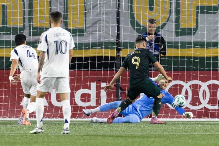 Timbers beat Real Salt Lake 3-1 to advance in MLS playoffs
