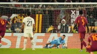 AS Roma tuvo tres penales ante Lille en Europa League y portero Berke Ozer atajó los tres tiros