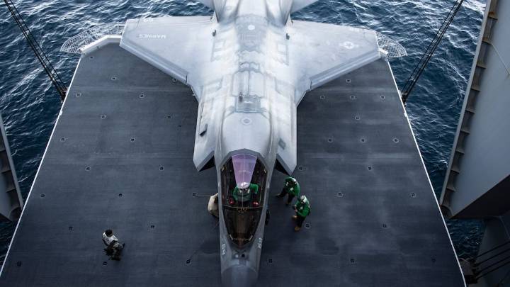 El avión F-35B desplegado por Estados Unidos cerca de Venezuela es el único caza de quinta generación con despegue corto y aterrizaje vertical