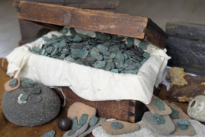 Descubren un millón de dólares en monedas de oro en un naufragio español frente a costa de Florida