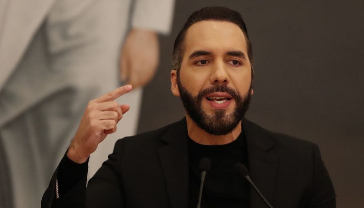 Gobierno de Bukele prohíbe el "lenguaje inclusivo" en escuelas públicas de El Salvador