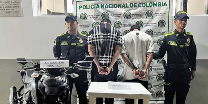 Capturados en flagrancia dos hombres señalados de hurtar estaciones de servicio en Apulo