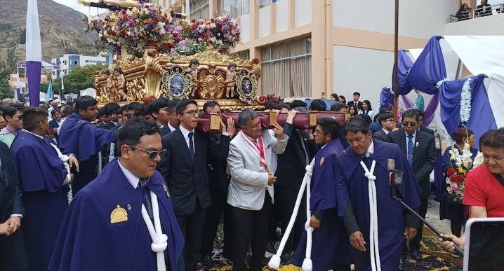 Venerada imagen Señor de Burgos visita y pernoctará en la UNHEVAL