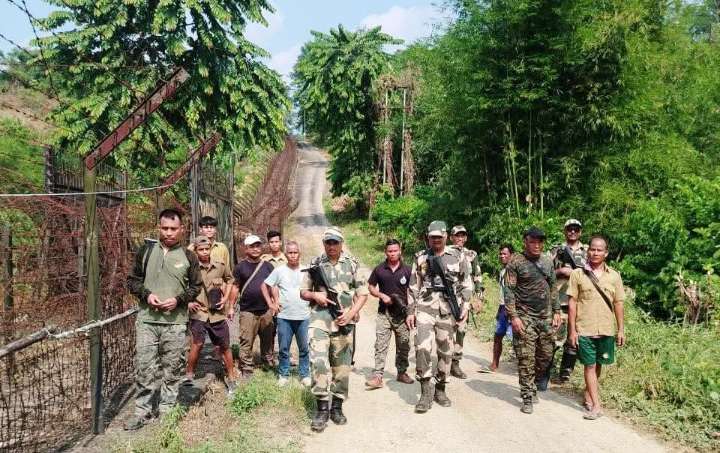 Joint patrolling to promote police-public cooperation