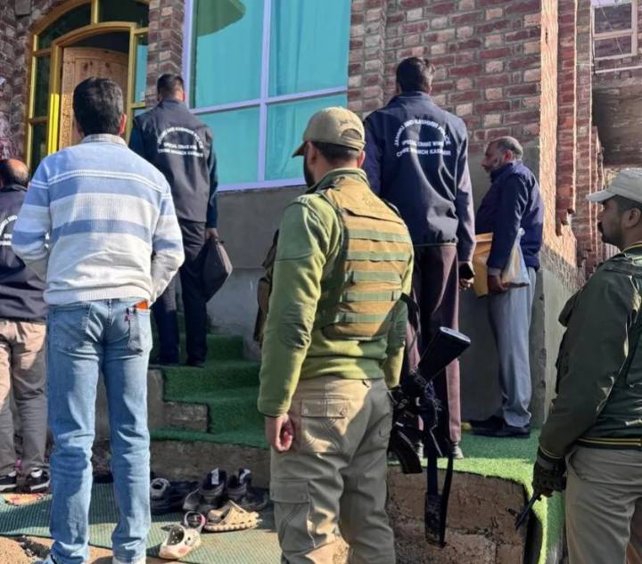 Crime Branch Kashmir conducts searches in Awantipora, Kulgam in job fraud case