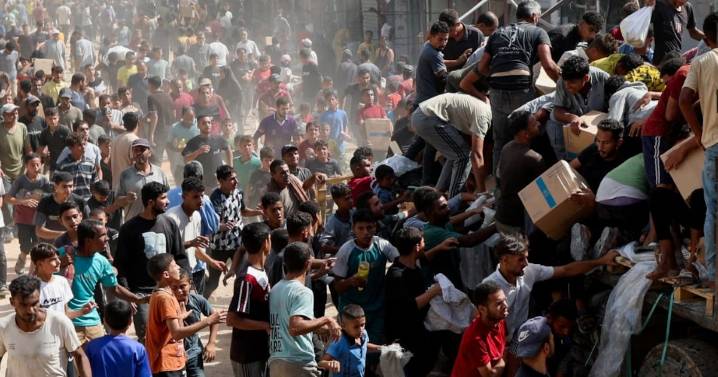 Miles de palestinos regresan a Gaza en medio de tregua entre Israel y Hamás, mientras avanza el plan de ayuda internacional