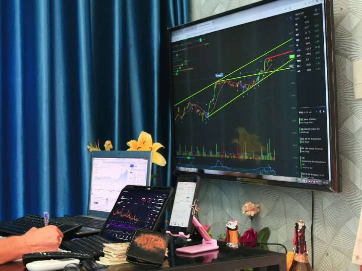 Foreign investors return to Indian markets in October, investing over Rs 6,000 crore