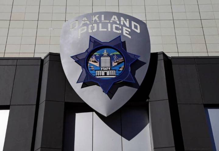 Burglary suspect dies in custody, Oakland Police Department says