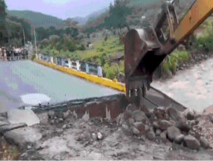MinTransporte atiende afectación vial por lluvias en Sucre