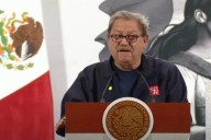 Descartan remoción de Taibo II por polémica de libros