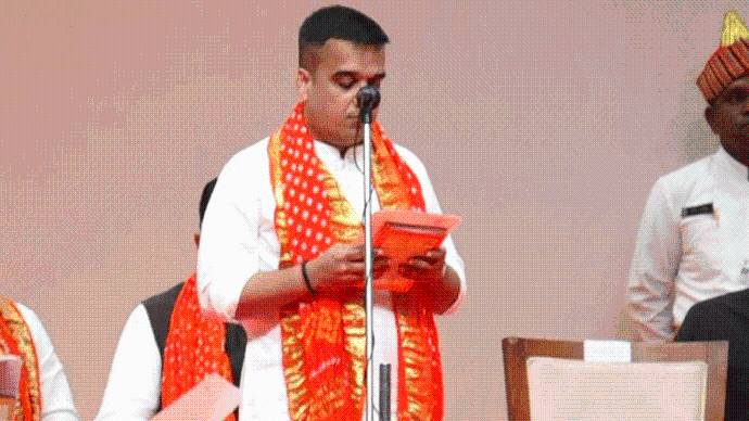 Gujarat cabinet expansion: 6 ministers retained, 19 new faces, Harsh Sanghavi is deputy CM