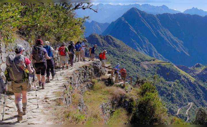 Los majestuosos Caminos del Inca rumbo a Machu Picchu figuran entre los mejores recorridos del mundo