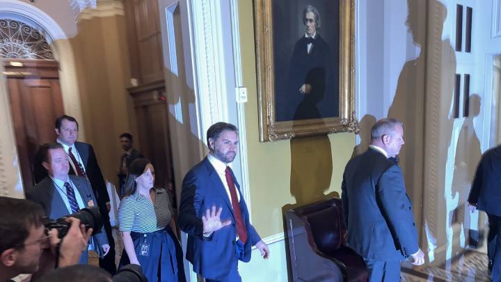 Judge extends order barring the Trump administration from firing federal workers during the shutdown