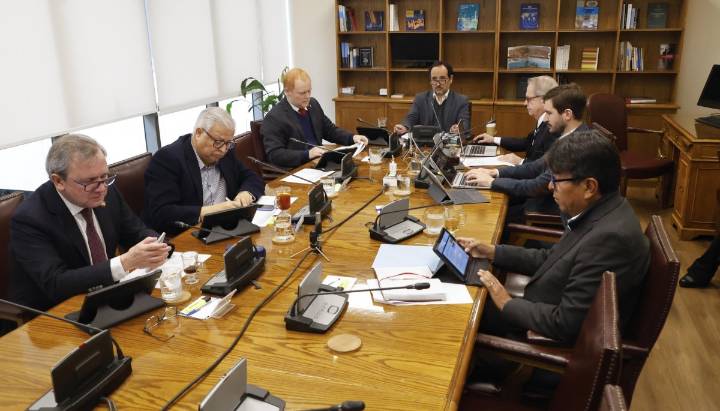 Comisión de Economía del Senado aprueba proyecto que levanta el secreto bancario a autoridades