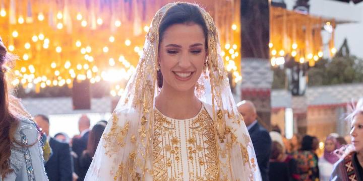 El vestido acuarela de la princesa Rajwa de Jordania que ya ha conquistado a las invitadas de 2025