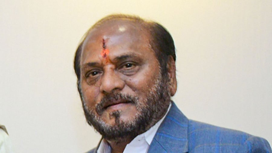 Ramdas Kadam alleges Balasaheb Thackeray’s body was kept for two...