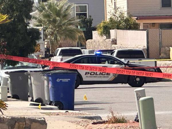 Pelean por contenedor de basura; asesinan a mujer