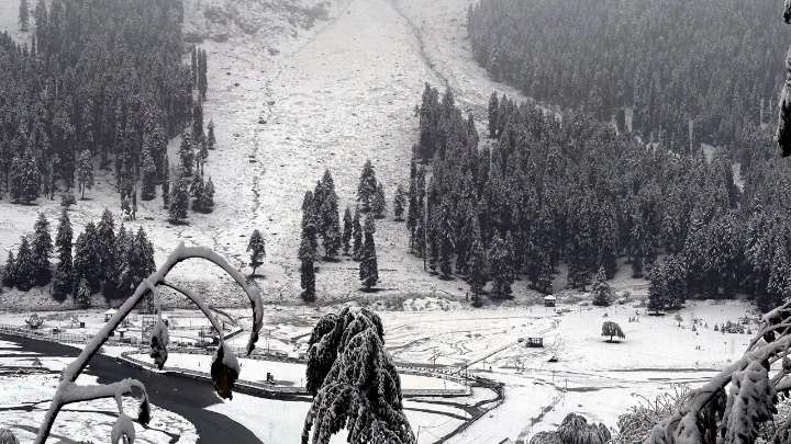 Fresh snowfall recorded in higher reaches of Kashmir