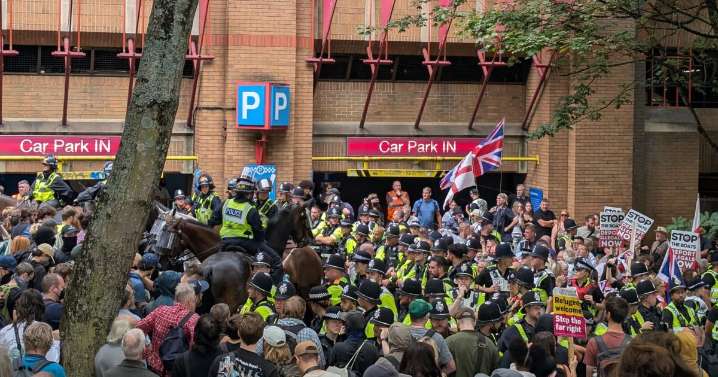 Bristol police announce 'protest zones' ahead of anti-immigration march this weekend