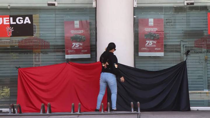 Nacional Monte de Piedad sigue en huelga; crecen intereses y usuarios acumulan quejas por falta de atención