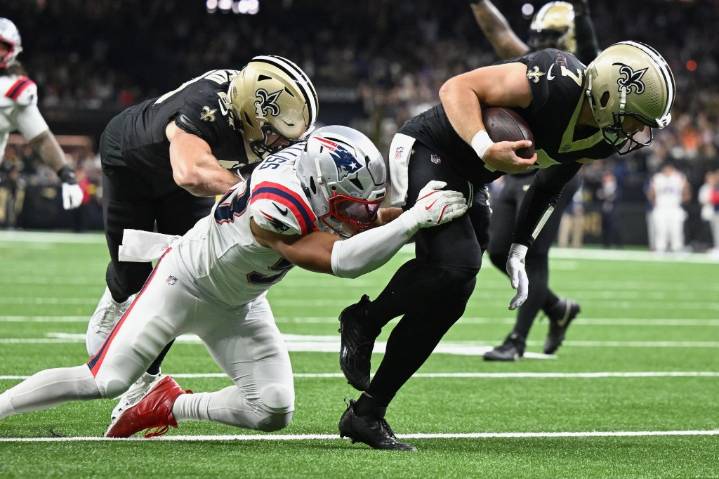 Broncos' search for tight end help continues as trade deadline nears