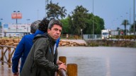 Mazón visita una de las zonas más afectadas por la DANA Alice y lanza un dardo a la Confederación: "Que limpien cauces y barrancos"