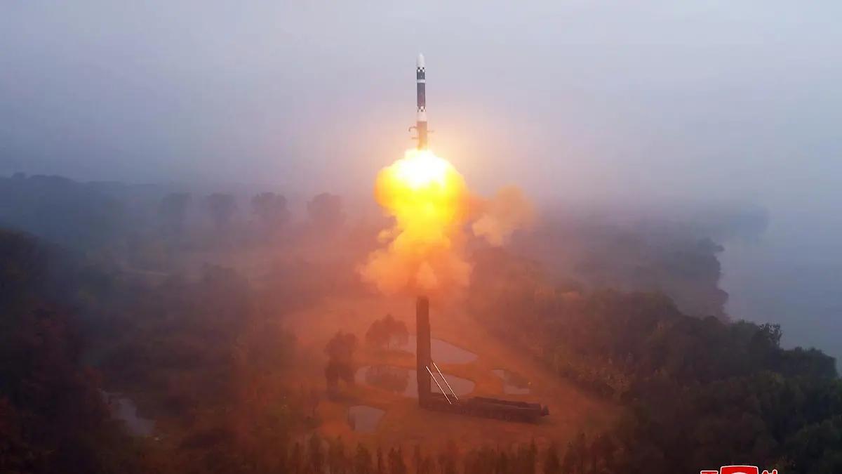 Corea del Norte dispara misil balístico, dice ejército surcoreano