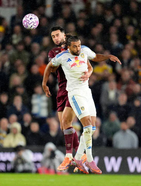Aaronson scores early as Leeds beat struggling West Ham 2